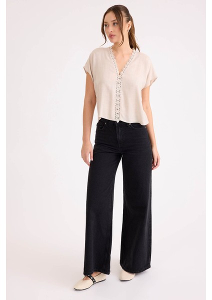 V Yaka Güpürlü Kısa Kol Keten Bluz fiyatları