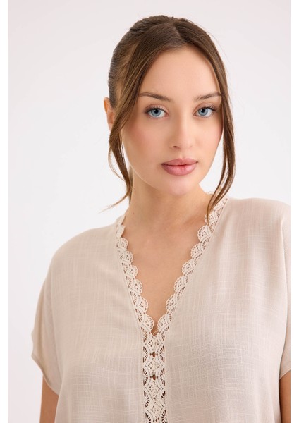 V Yaka Güpürlü Kısa Kol Keten Bluz fırsatları