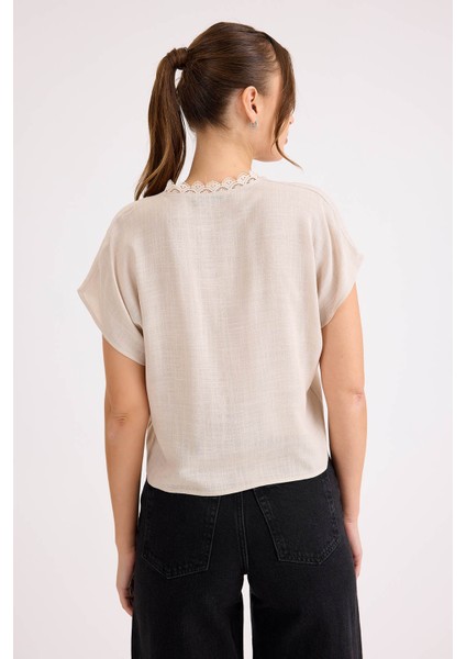 V Yaka Güpürlü Kısa Kol Keten Bluz indirimleri