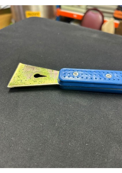 Kazıyıcılı Plastik Saplı El Demiri indirimleri