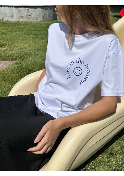 Live In The Moment Baskılı Unisex Pamuk Beyaz T-Shirt