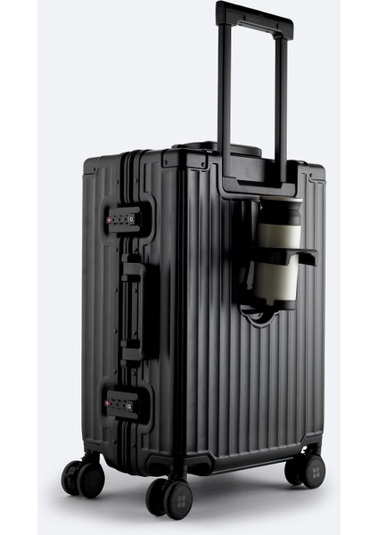 Erkek Siyah Polipropilen Laptop Bölmeli USB Sarj Özellikli Küçük Boy Bavul B008109 modelleri