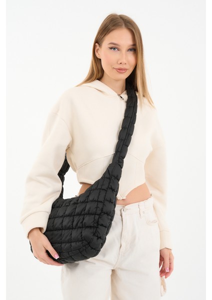 Cluody Bag Black Baget Kapitone / Siyah Quilted Crossbody El ve Omuz Çantası Boy:27 En:41 Sap:99)