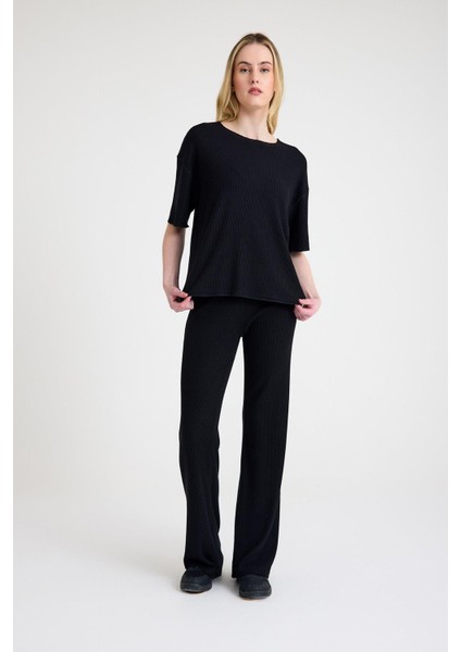 Cepsiz Bol Kesim Fitilli Dökümlü Ikili Tişört ve Pantolon Takımı