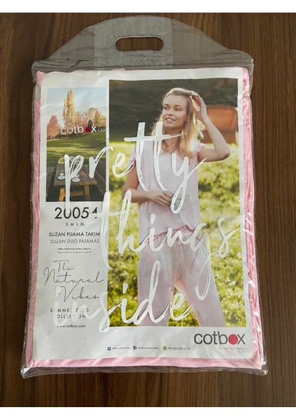 Pembe Beyaz Desenli Kısa Kollu Pijama Takımı modelleri