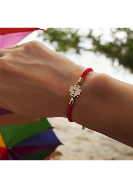 14 Ayar Altın Plakalı Özel Çiçek Desenli, Kırmızı Örgü Det Ayıyla Peri Sembollü Bileklik, Büyülü ve Masalsı Tasarımıyla Gençlere ve Ergenlere H Ayal Gücünü Besleyen Bir Hediye! fiyatları