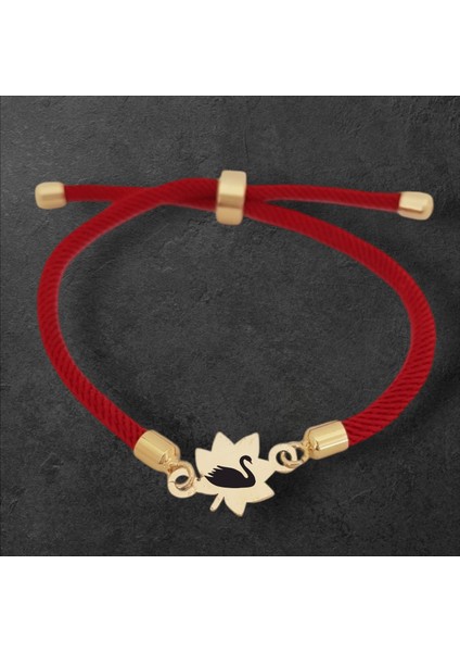 Altın Plakalı 14 Ayar Özel Yaprak Figürlü, Kırmızı Örgü Det Ayıyla Kuğu Sembollü Bileklik, Zarif Tasarımıyla Gençlere ve Ergenlere Özel ve Şık Bir Hediye!