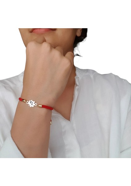 14 Ayar Altın Plakalı Özel Yaprak Figürlü, Kırmızı Örgü Det Ayıyla Atatürk Sembollü Bileklik, S Aygı Dolu Tasarımıyla Gençlere ve Ergenlere Gurur Verici ve Tarihi Bir Hediye! fiyatları