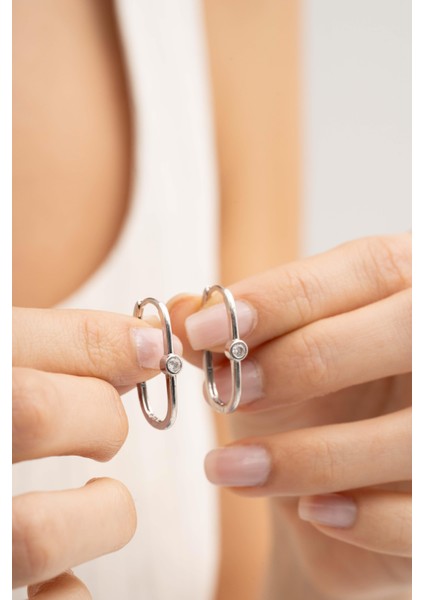 Oval Tektaş Rodyumlu Gümüş Küpe 7249