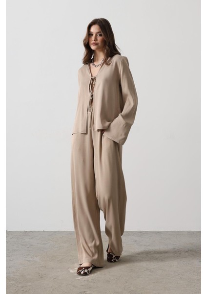 Önden Biyeli Bluz ve Pantolon Takım modelleri