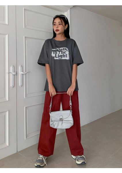 Kadın / Kız Füme Walk In The Light Baskılı Oversize T-Shirt