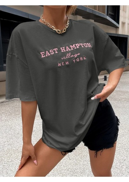 Kadın / Kız East Hampton Baskılı Oversize T-Shirt Salaş Boyfirend modelleri