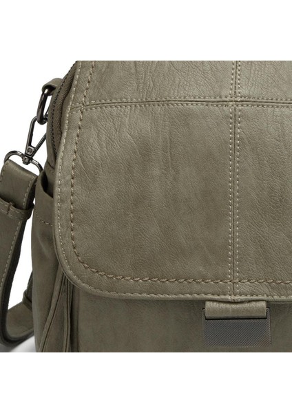 Yıkama Deri Sırt Askılı Kadın Çantası 21-K Barcelona 1908 fiyatları