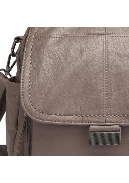 Yıkama Deri Sırt Askılı Kadın Çantası 21-K Barcelona 1908 fiyatları