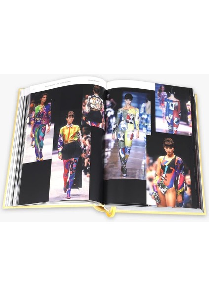 Versace Catwalk / The Complete Collections - Tim Blanks