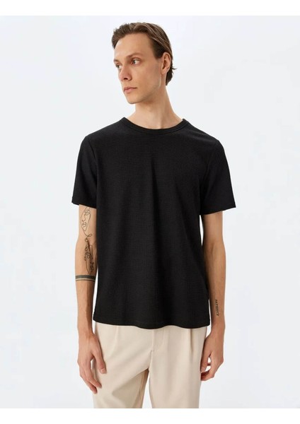 Kısa Kollu Etiket Detaylı Waffle Dokulu Siyah Erkek T-Shirt 5SAM10022HK