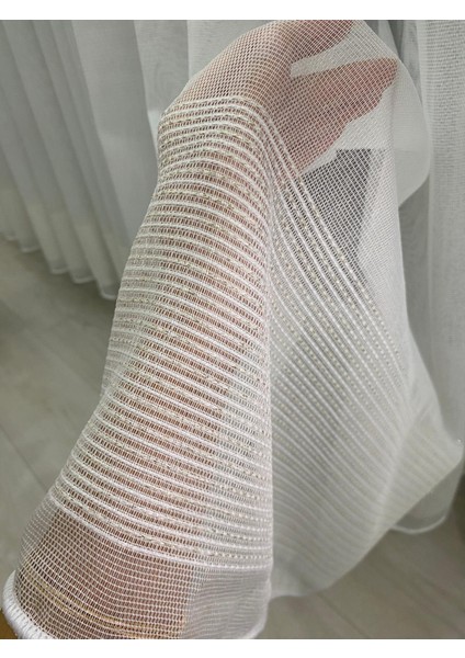 18101 Gold Simli Yatay Şeritli Modern Ekru Tül Perde 1/2,5 Normal Orta Pileli indirimleri