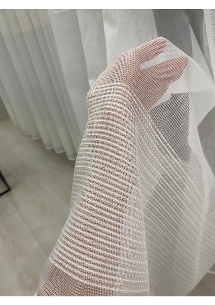 18101 Gold Simli Yatay Şeritli Modern Ekru Tül Perde 1/2,5 Normal Orta Pileli