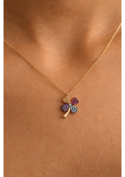 14 Ayar Altın Renkli Yonca Kolye