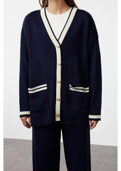 Moda Renk Bloklu V Yaka Düşük Kol Renk Bloklu Gold Düğmeli Cepli Hırka-Pantolon Triko Alt-Üst Takım modelleri