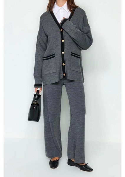 Moda Renk Bloklu V Yaka Düşük Kol Renk Bloklu Gold Düğmeli Cepli Hırka-Pantolon Triko Alt-Üst Takım fiyatları