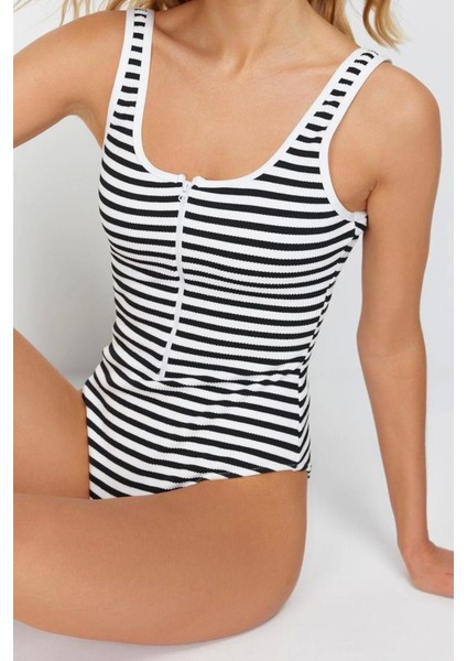 Kadın Moda Atma Kap Askılı Brief Yaka Siyah-Beyaz Fermuarlı Dokulu Regular Mayo fırsatları