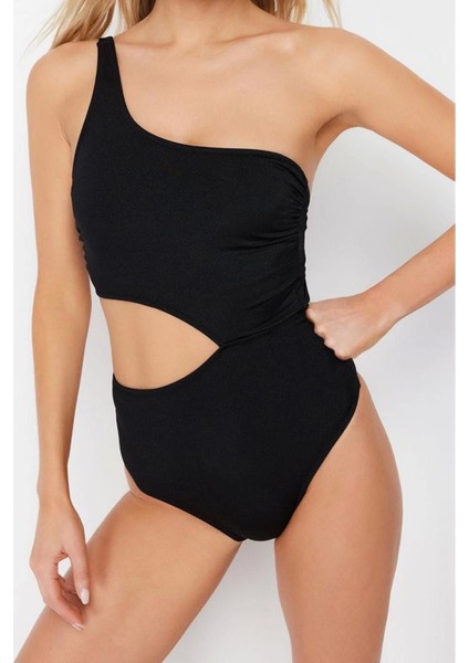 Kadın Moda Atma Kap Cut Out Tek Kol Carmen Yaka Siyah Tek Omuz Cut Out Pencereli Regular Mayokini modelleri