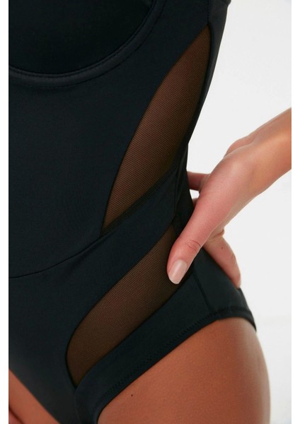 Kadın Moda Sabit Kap Askılı Brief Yaka Siyah Balkonet Mesh Detaylı Regular Mayo