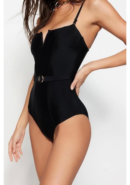 Kadın Moda Metraj Kap Askılı Straplez Yaka Siyah Kemerli Straplez Regular Mayo modelleri