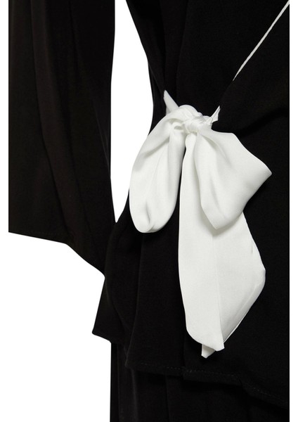 Tarz Rahat Büyük Beden Uzun Kollu Geniş Paça Yaka Bağlamalı Dokuma Pijama Takımı modelleri