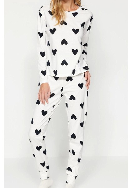 Tarz Rahat Uzun Kollu Boru Paça Pamuklu Kalpli Örme Pijama Takımı