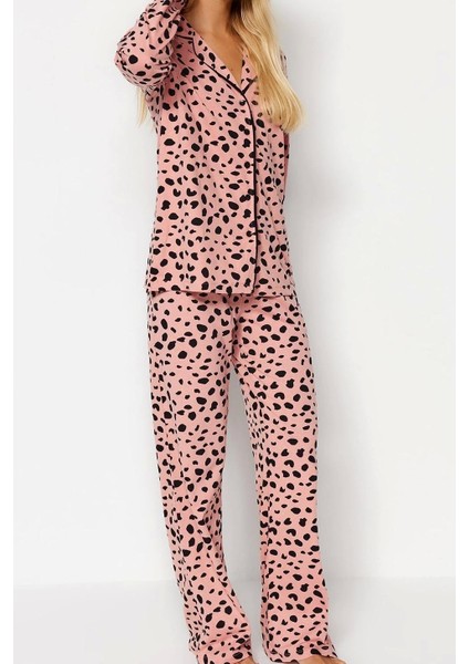 Tarz Rahat Uzun Kollu Boru Paça Bej Pamuklu Leopar Desenli Gömlek-Pantolon Örme Pijama Takımı
