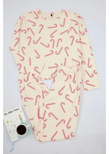 Tarz Rahat Uzun Kollu Boru Paça Pamuklu Yılbaşı Temalı Örme Pijama Takımı