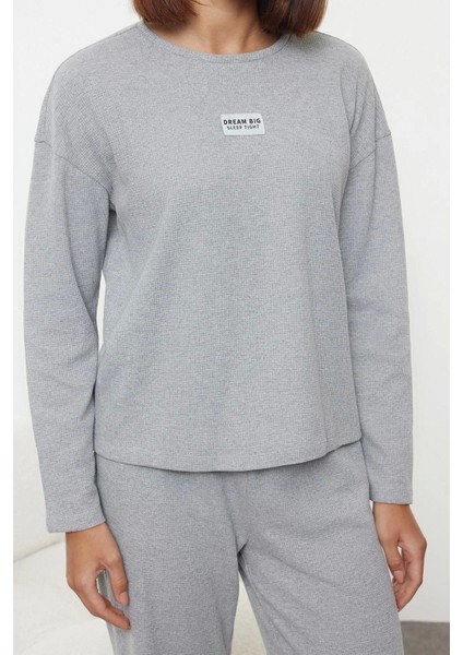 Tarz Rahat Uzun Kollu Geniş Paça Etiket Detaylı Waffle Kumaş Örme Pijama Takımı