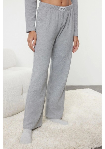 Tarz Rahat Uzun Kollu Geniş Paça Etiket Detaylı Waffle Kumaş Örme Pijama Takımı