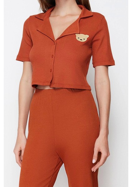 Tarz Rahat Kısa Kollu Boru Paça Düz Nakışlı Kaşkorse Örme Pijama Takımı modelleri