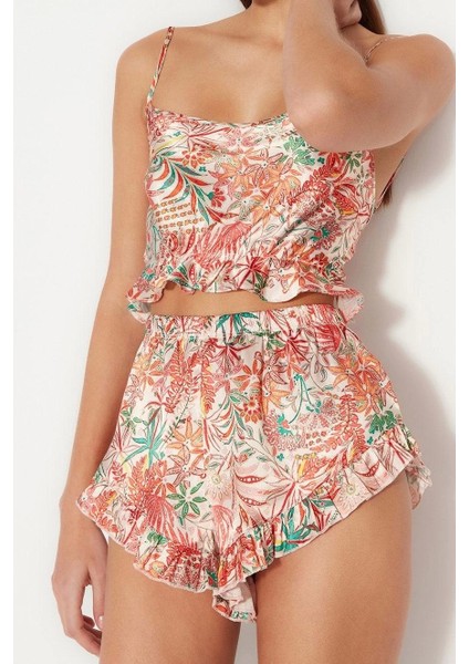 Tarz Rahat Kolsuz Kol Boru Paça Kiraz Desenli Fırfırlı ve Sırt Ip Saten Dokuma Pijama Takımı modelleri