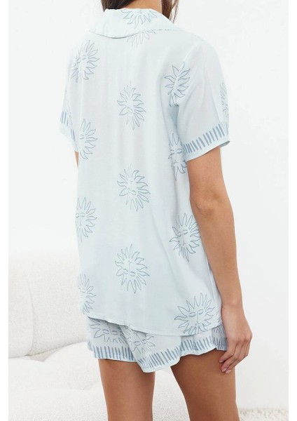 Tarz Rahat Kısa Kollu Geniş Paça Galaksi Desenli Viskon Dokuma Pijama Takımı