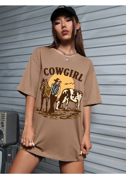 Cowgirl Baskılı Kadın / Kız Oversize Kahverengi T-Shirt modelleri