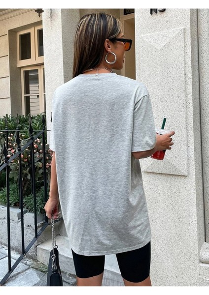 Tenis Raketi Baskılı Kadın Oversize Gri Salas T-Shirt Boyfriend indirimleri