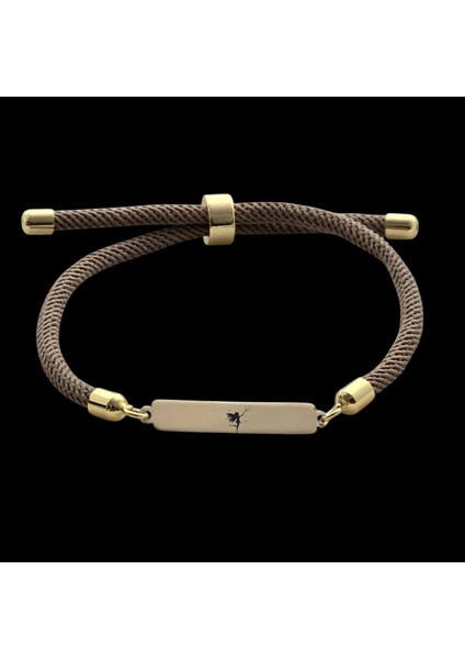 14 Ayar Altın Plakalı Özel Dikdörtgen Figürlü ve Kalp Desenli, Kahve Örgülü Det Ayıyla Peri Bilekliği, Gençlere ve Ergenlere H Ayal Gücünü Besleyen Bir Hediye!