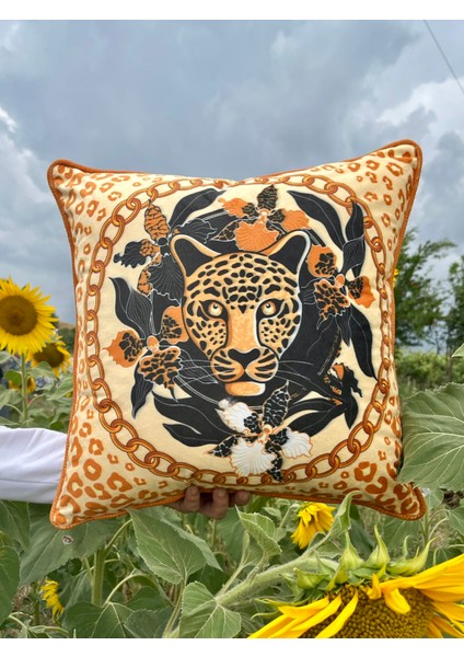 Leoparlı Kırlent Kılıfı