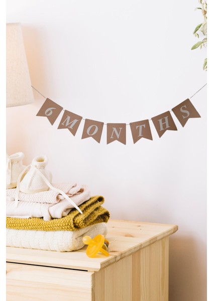 6 Months Yarım Yaş Retro Banner Süs 105 cm x 17 cm