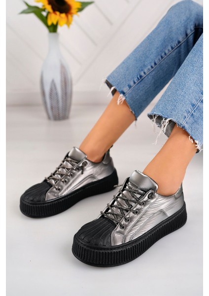 Kadın Bağcıklı Taş Detaylı Sneaker