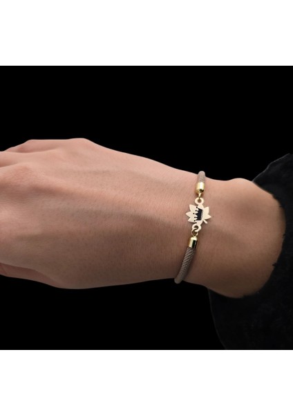 14 Ayar Plakalı Altın Özel Yaprak Figürlü, Kahverengi Örgülü Det Ayıyla Kraliyet Tacı Bilekliği, Gençlere ve Ergenlere Özel Ihtişamlı Bir Tasarımla Asil Bir Hediye! fiyatları