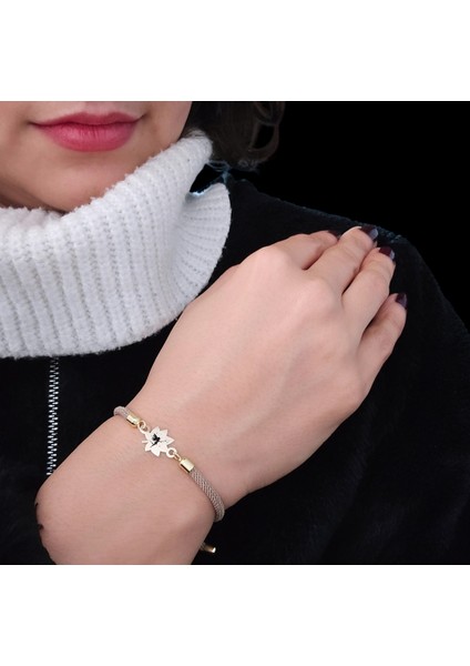 Altın Plakalı 14 Ayar Özel Yaprak Figürlü, Kahverengi Örgülü Det Ayıyla Peri Bilekliği, Masalsı Bir Tasarımla Gençlere ve Ergenlere Özel Bir Hediye! fiyatları