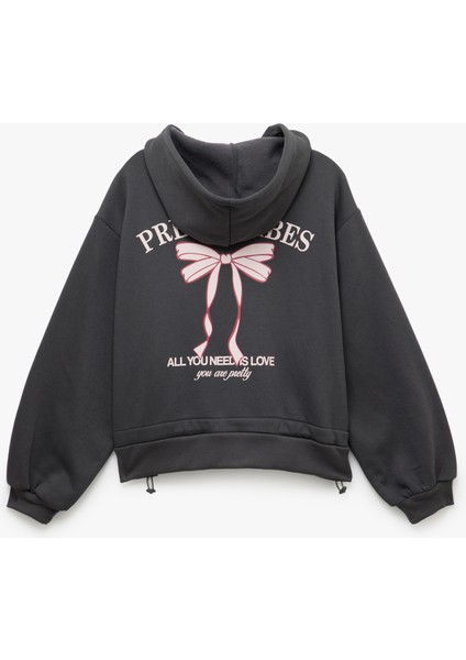 Uzun Kollu Kapüşonlu Fermuarlı Arkası Baskılı Sweatshirt fırsatları