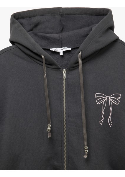 Uzun Kollu Kapüşonlu Fermuarlı Arkası Baskılı Sweatshirt indirimleri
