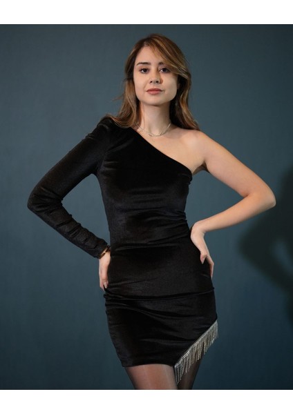 Betül Aksu Kırmızı Kadife Taşlı Tek Omuz Elbise