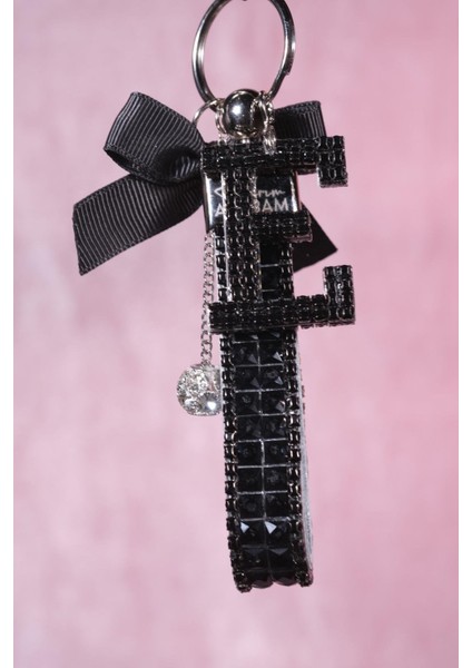 Siyah Bagetli Anahtarlık & Siyah E Harf & Gümüş Minik Top & Siyah Kurdela fırsatları